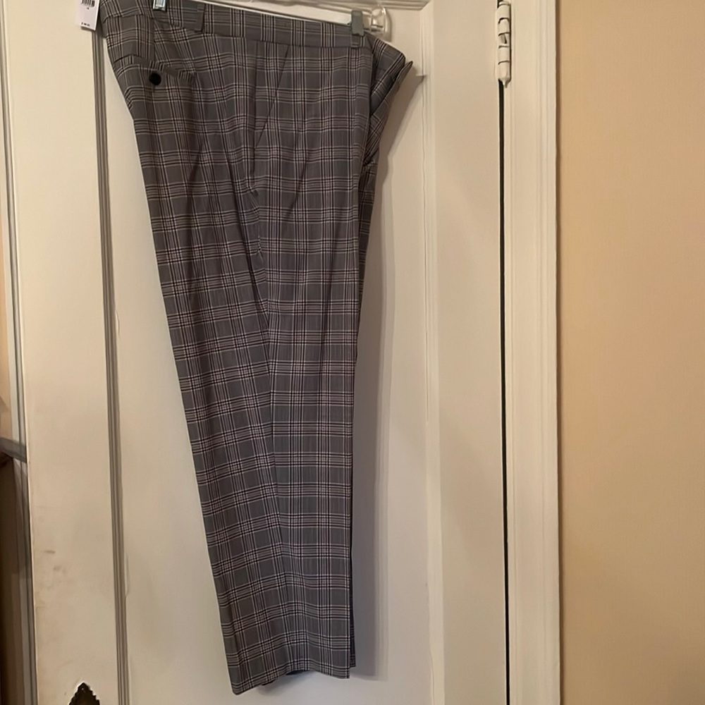 Plaid Banana Republic size 14 pants with tags. Light weight.
